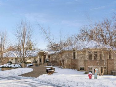 1989 Dwight Lane, Minnetonka, MN 55305