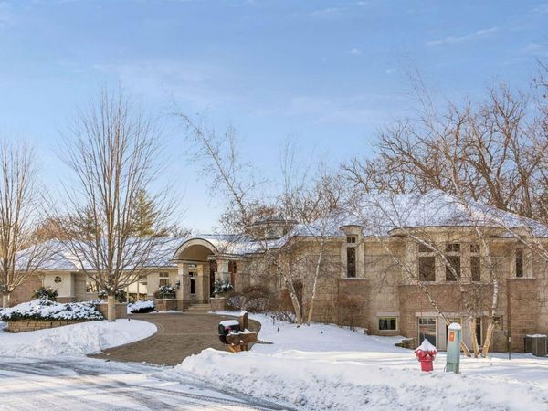 1989 Dwight Lane, Minnetonka, MN 55305