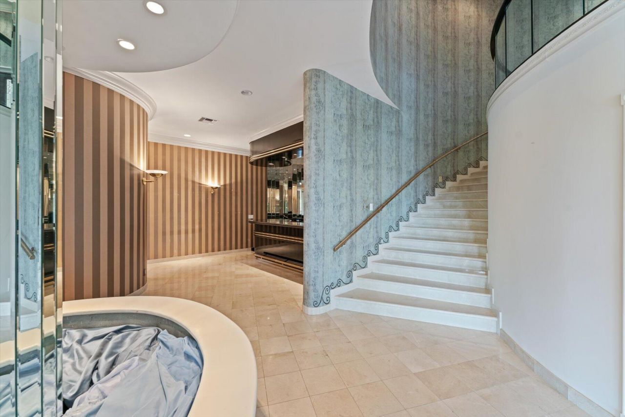 49 W High Point Road, Sewalls Point, FL 34996 Photo