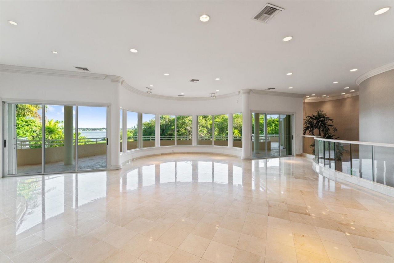 49 W High Point Road, Sewalls Point, FL 34996 Photo