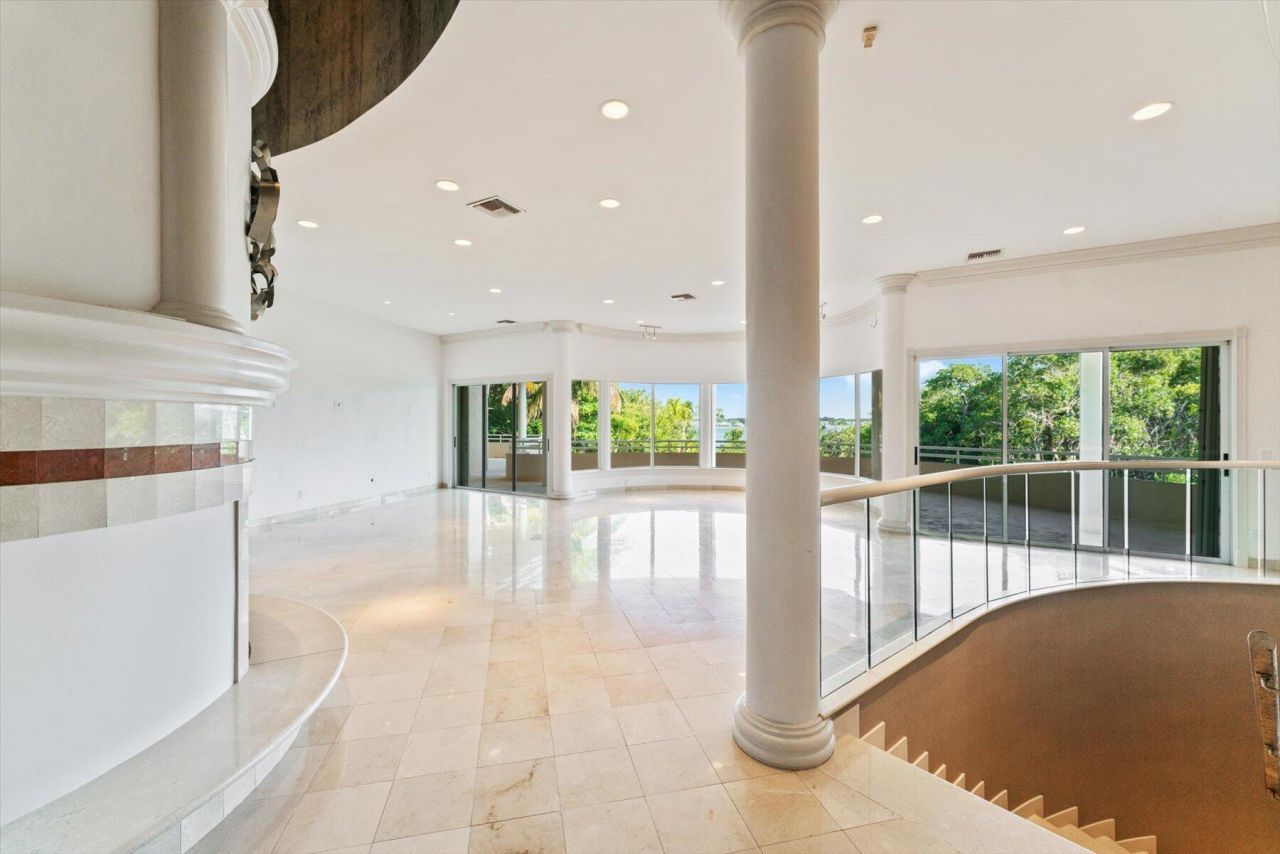 49 W High Point Road, Sewalls Point, FL 34996 Photo