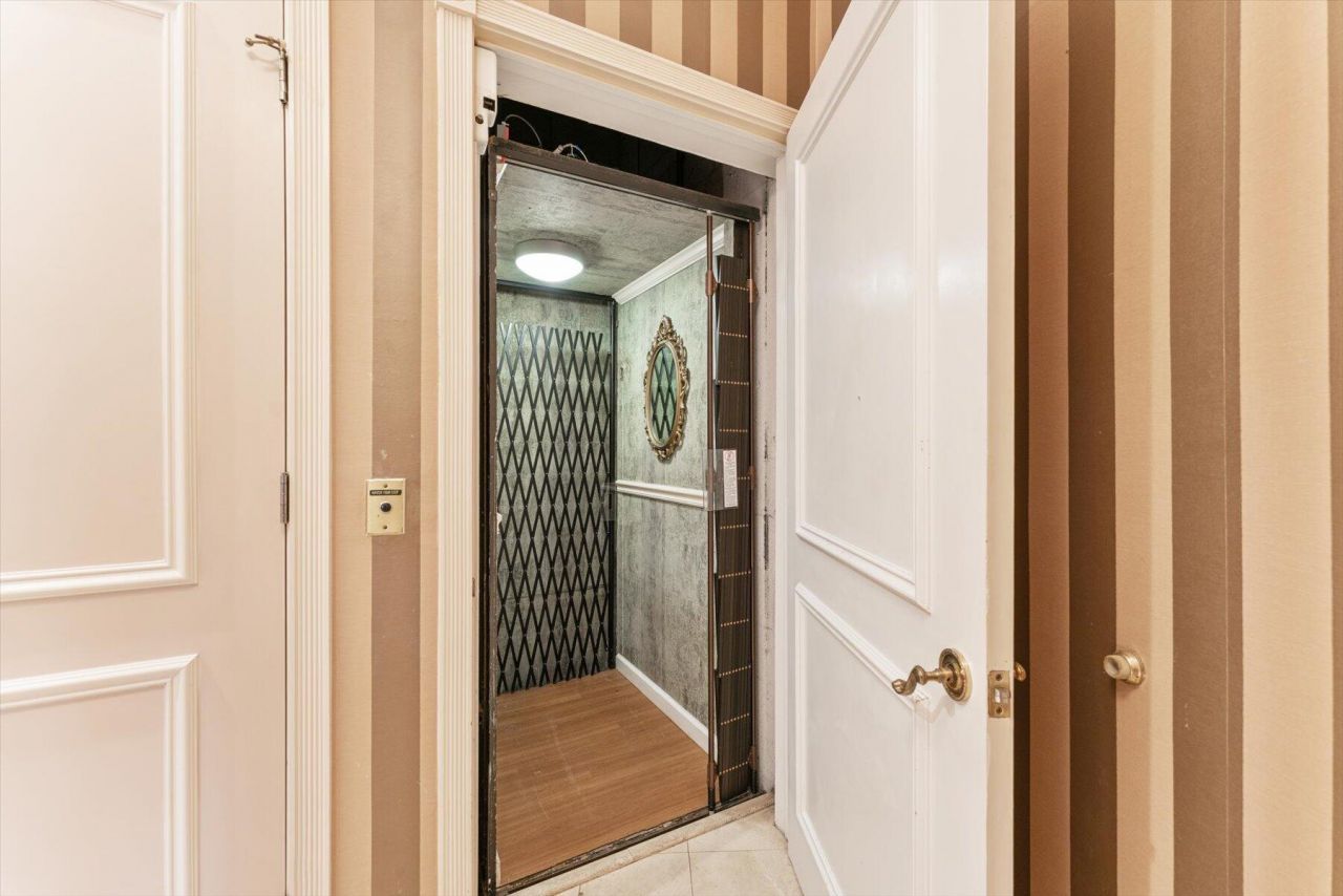 49 W High Point Road, Sewalls Point, FL 34996 Photo