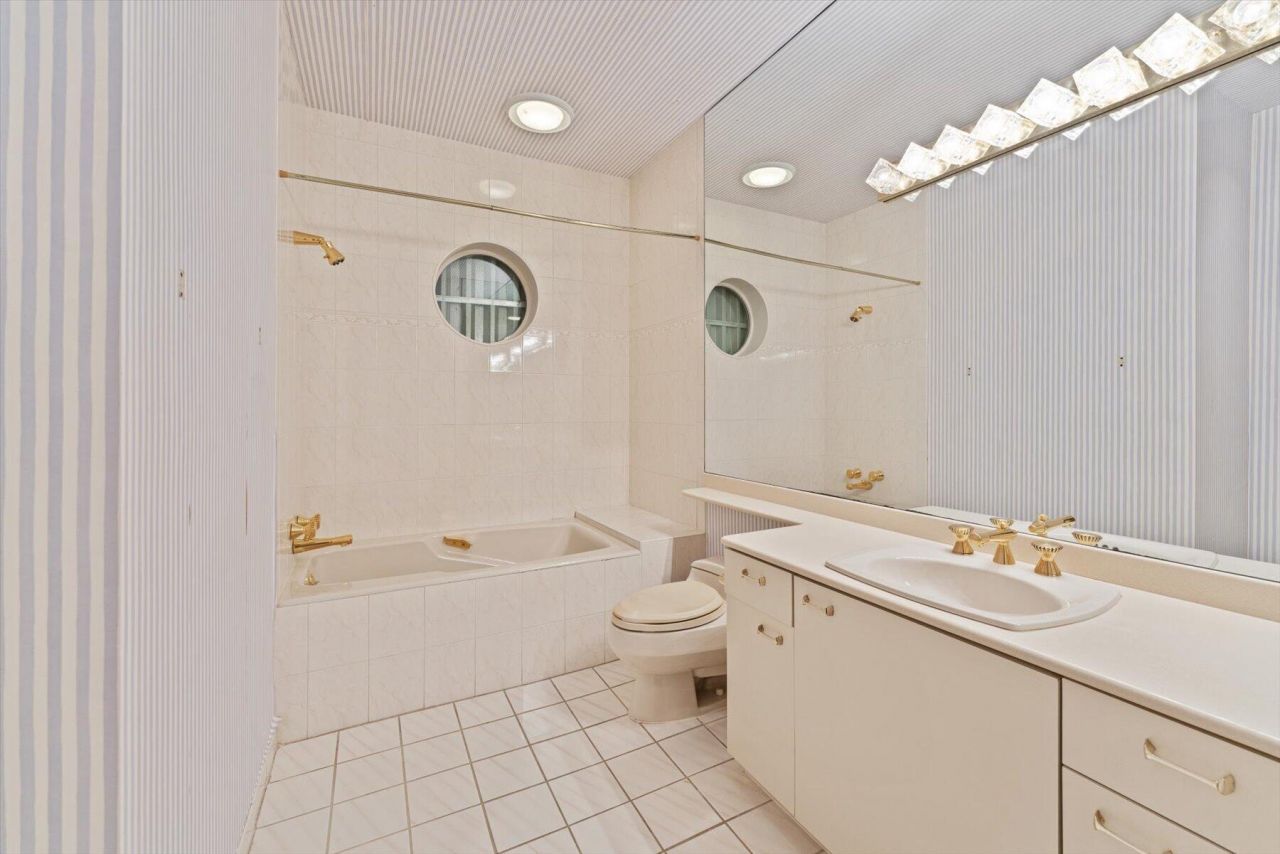 49 W High Point Road, Sewalls Point, FL 34996 Photo