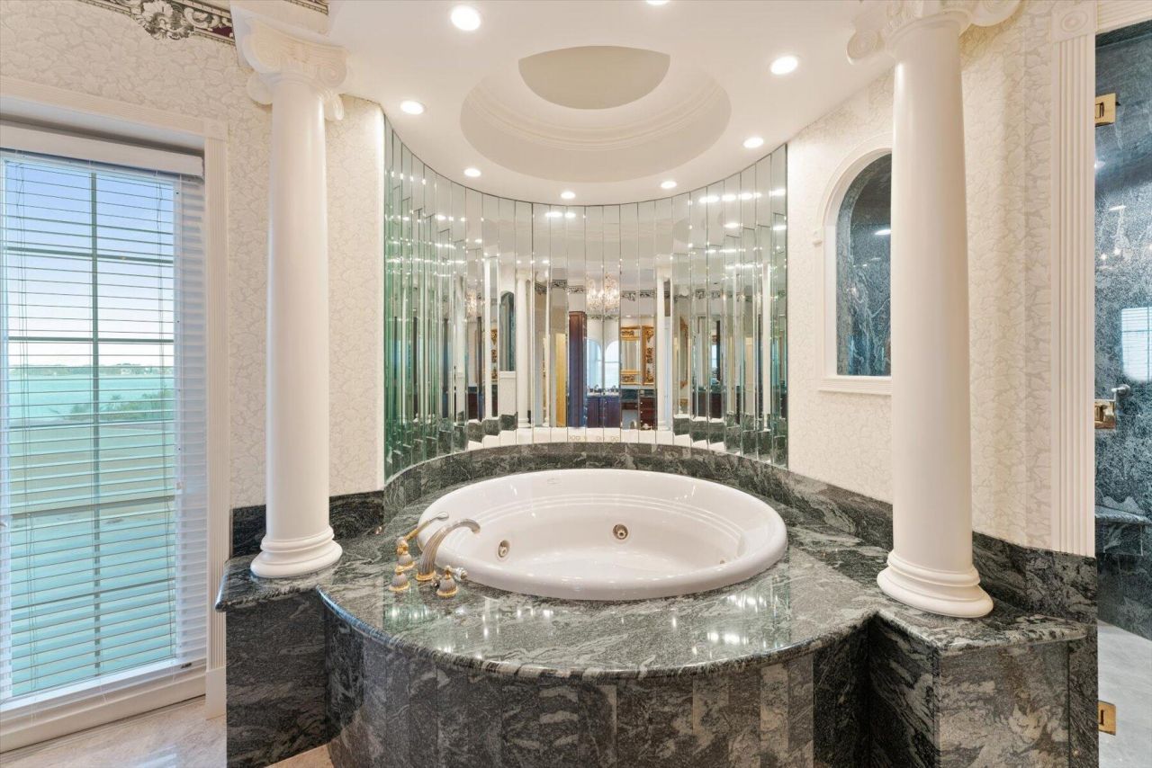 49 W High Point Road, Sewalls Point, FL 34996 Photo