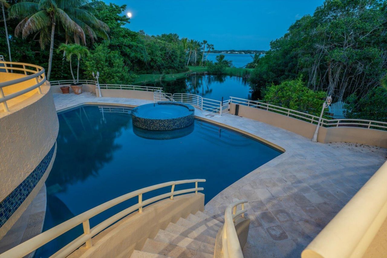 49 W High Point Road, Sewalls Point, FL 34996 Photo