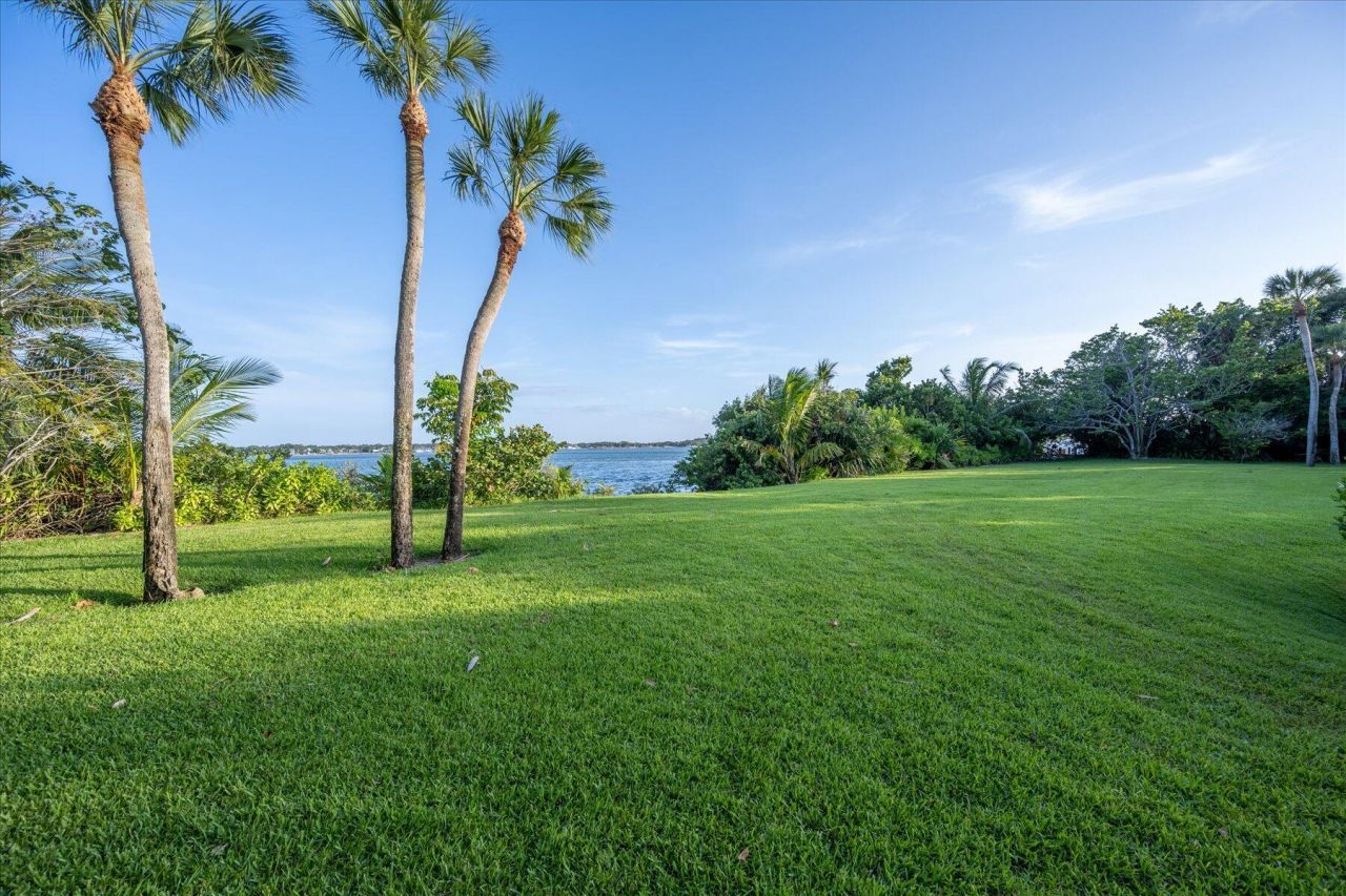 49 W High Point Road, Sewalls Point, FL 34996 Photo