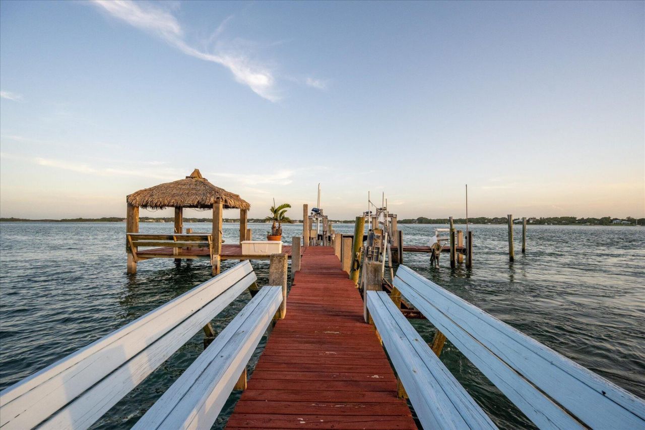 49 W High Point Road, Sewalls Point, FL 34996 Photo