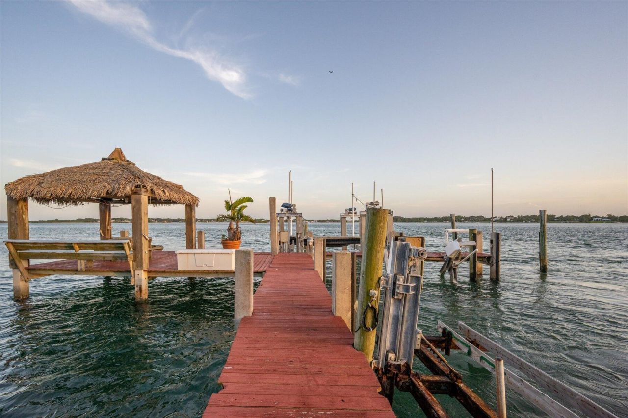 49 W High Point Road, Sewalls Point, FL 34996 Photo