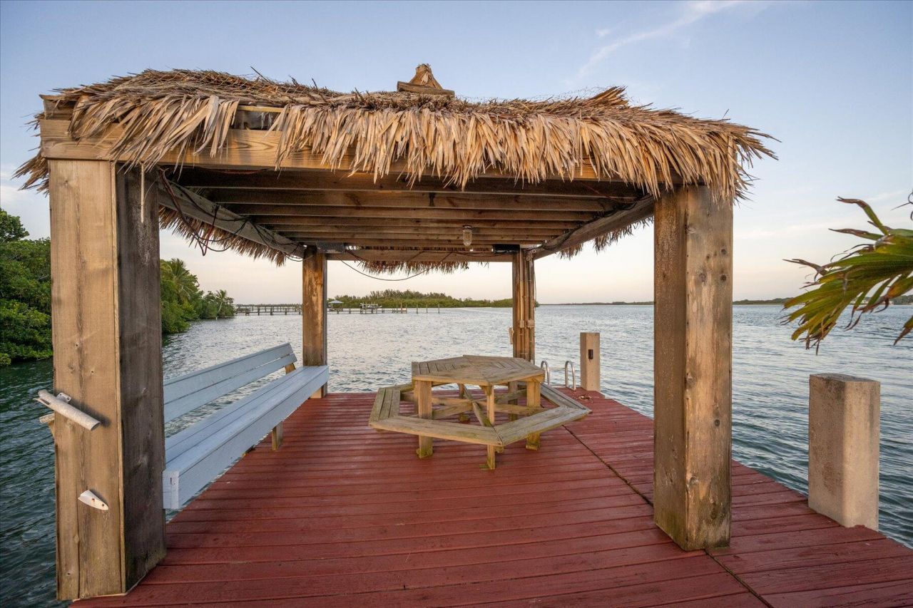 49 W High Point Road, Sewalls Point, FL 34996 Photo