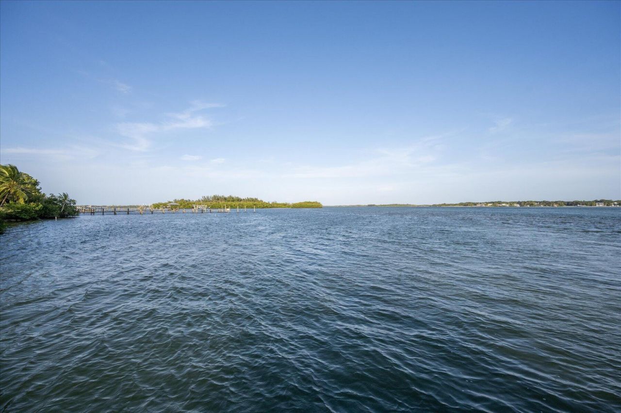 49 W High Point Road, Sewalls Point, FL 34996 Photo