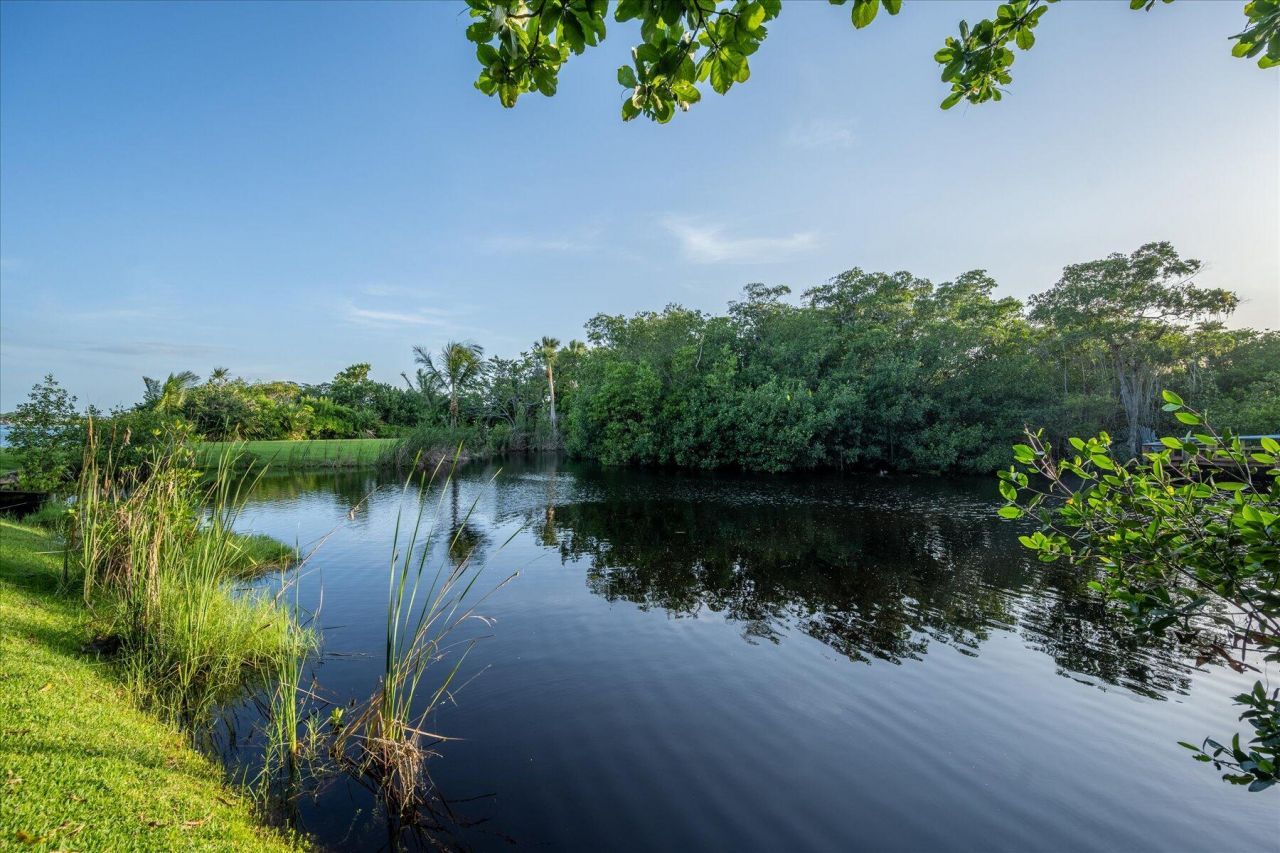 49 W High Point Road, Sewalls Point, FL 34996 Photo