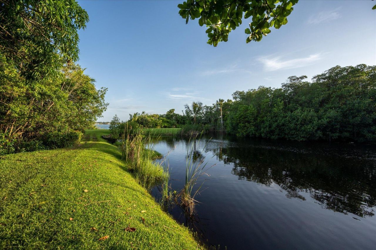 49 W High Point Road, Sewalls Point, FL 34996 Photo