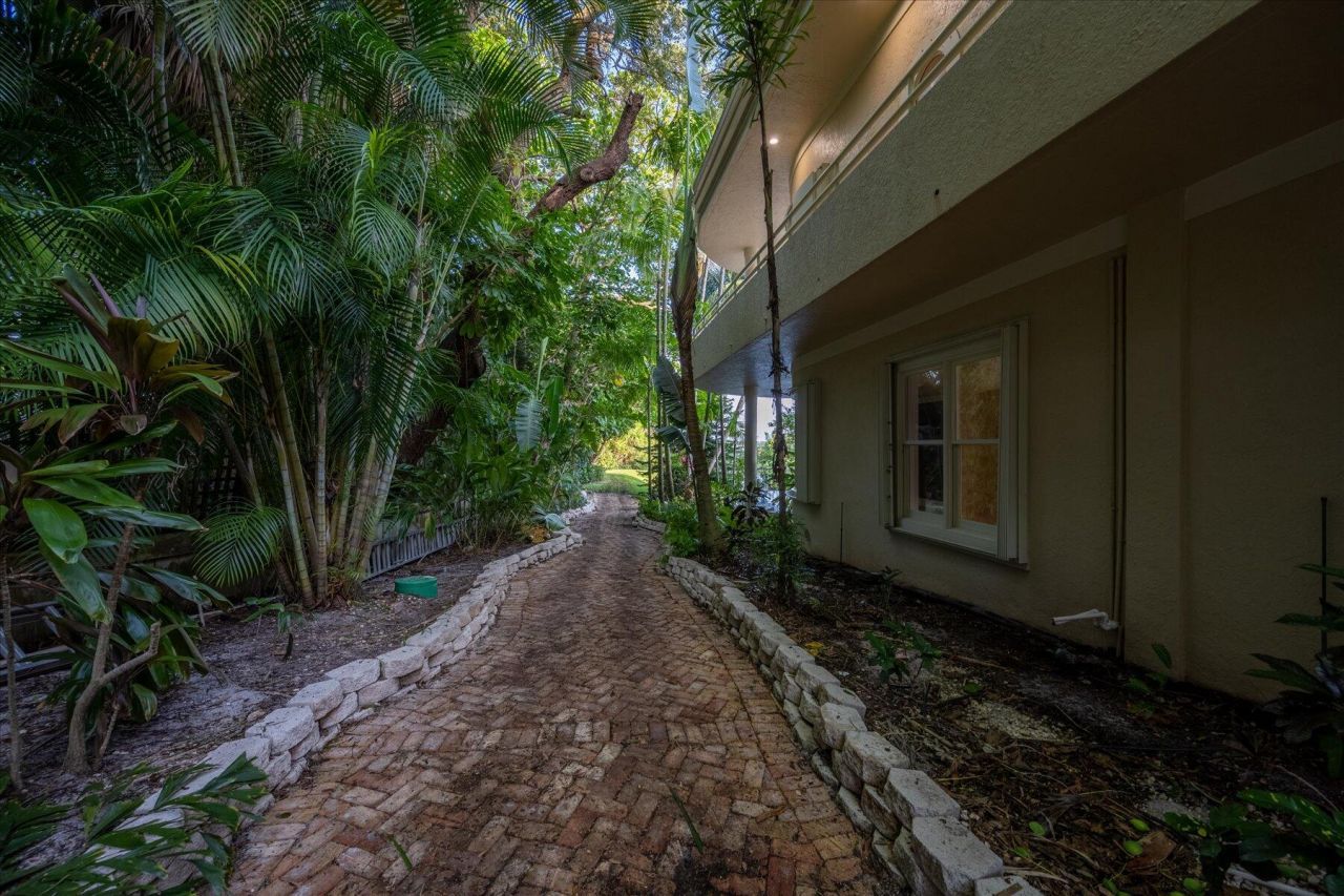 49 W High Point Road, Sewalls Point, FL 34996 Photo