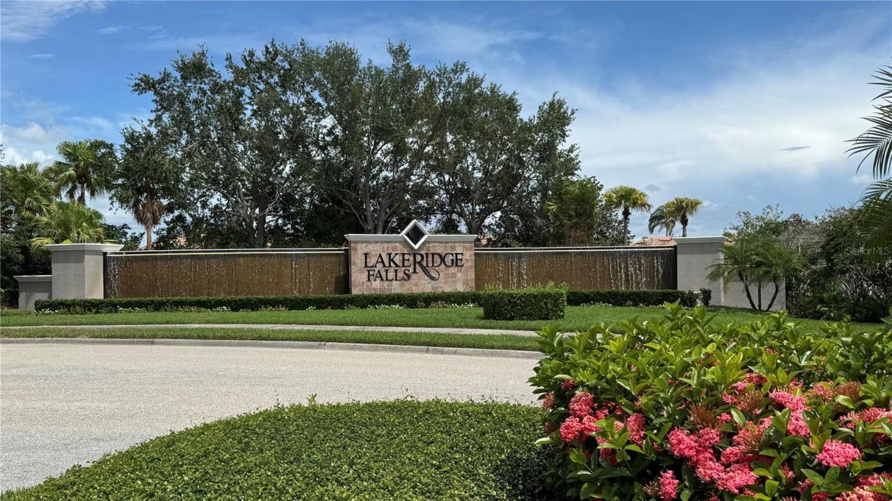 8228 Simpson Falls Court, Sarasota, FL 34243 Photo