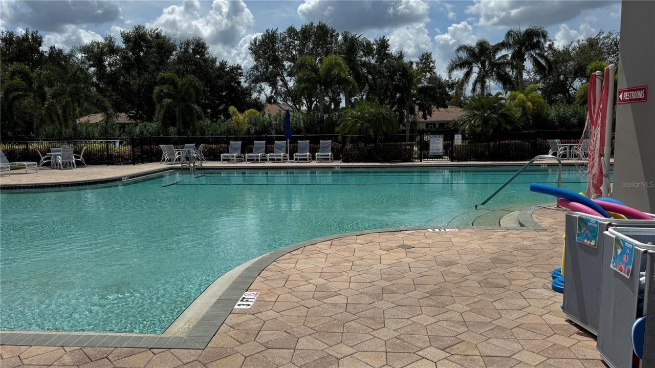 8228 Simpson Falls Court, Sarasota, FL 34243 Photo