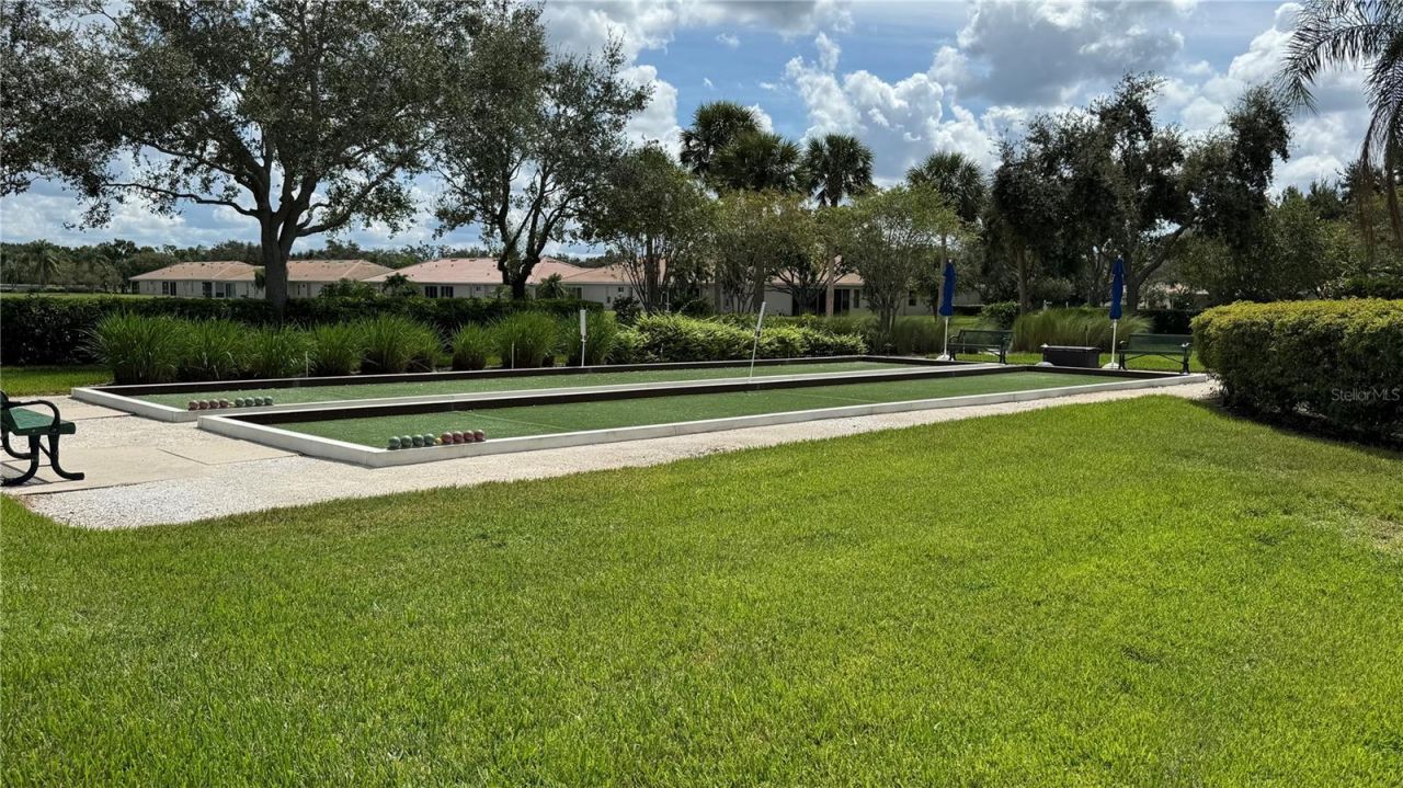 8228 Simpson Falls Court, Sarasota, FL 34243 Photo