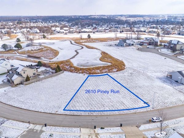 2610 Piney Run, Bloomington, IL 61705