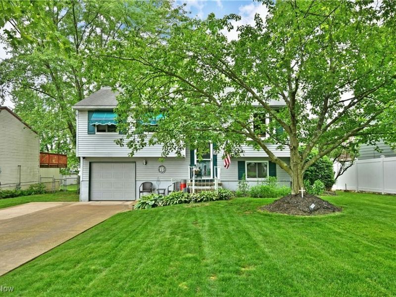 2555 Walnut Street, Girard, OH 44420 Photo 1