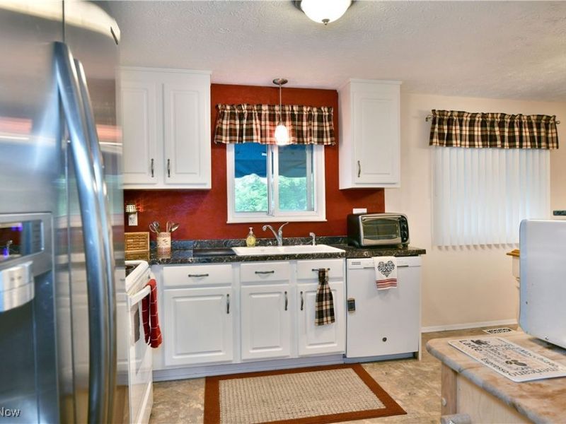 2555 Walnut Street, Girard, OH 44420 Photo 24