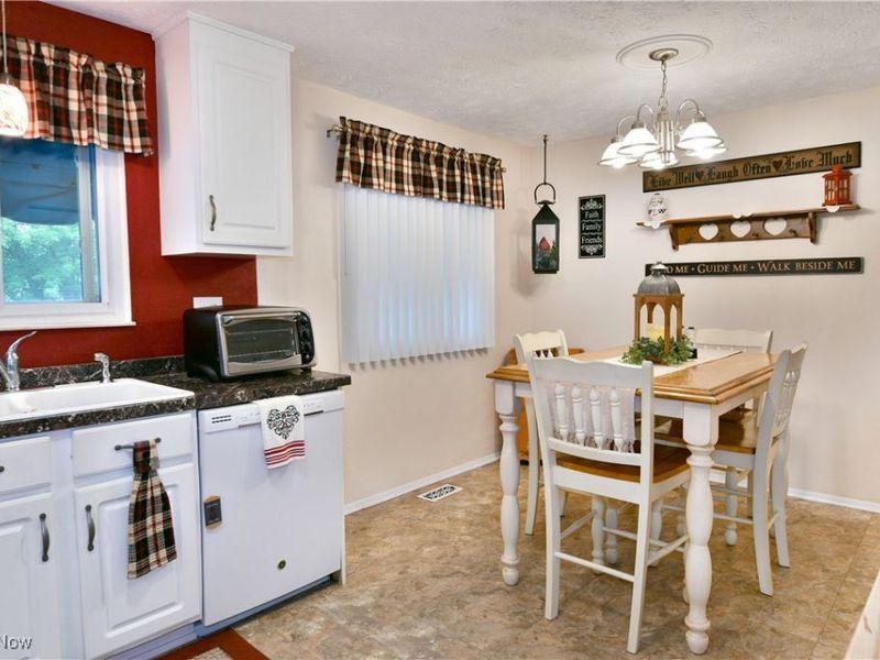 2555 Walnut Street, Girard, OH 44420 Photo 25