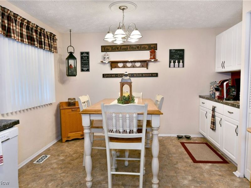 2555 Walnut Street, Girard, OH 44420 Photo 26