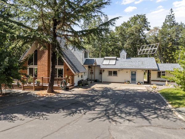 3806 Jumpoff Joe Creek Road, Grants Pass, OR 97526