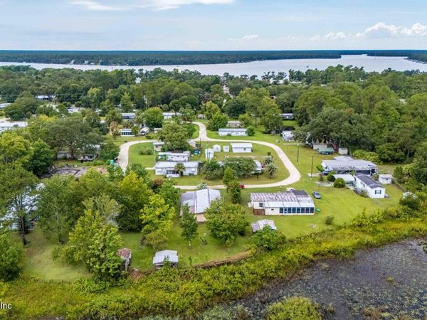 123 PENINSULAR Drive, Crescent City, FL 32112