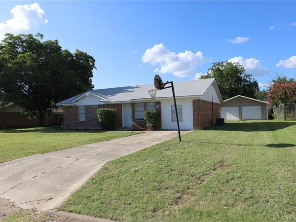 1223 Meadowbrook Street, Ranger, TX 76470