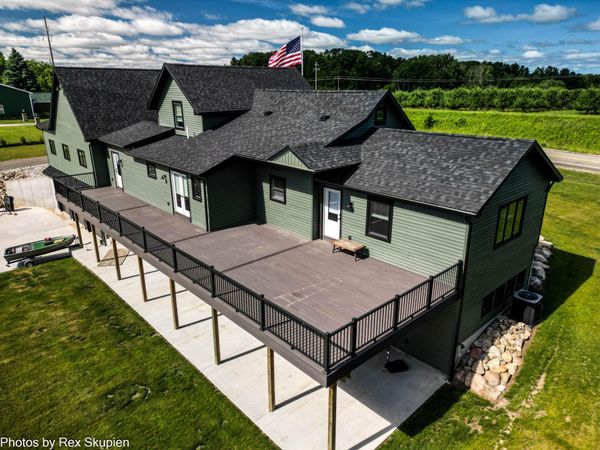 17090 Kenowa Avenue, Kent City, MI 49330