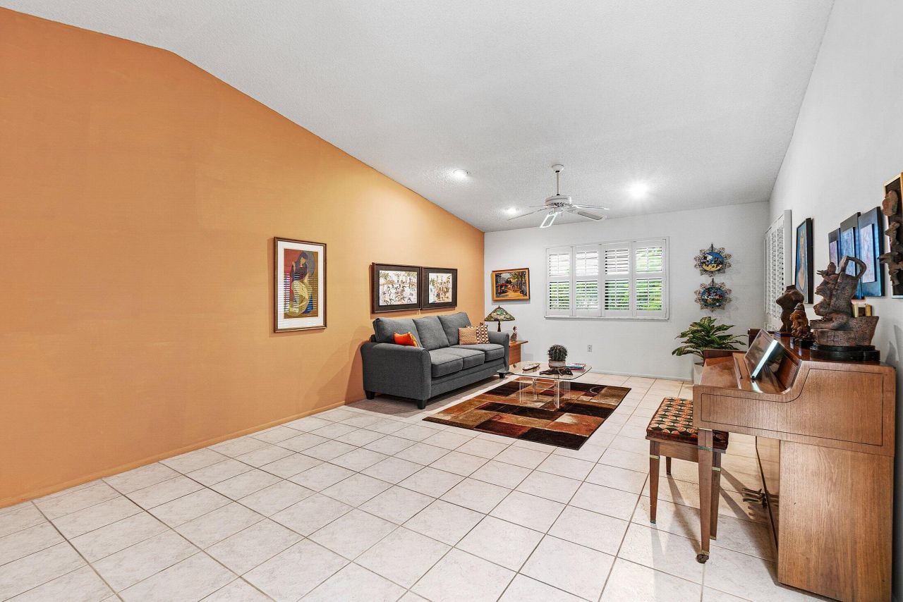 476 Lynbrook Court, Royal Palm Beach, FL 33411 Photo