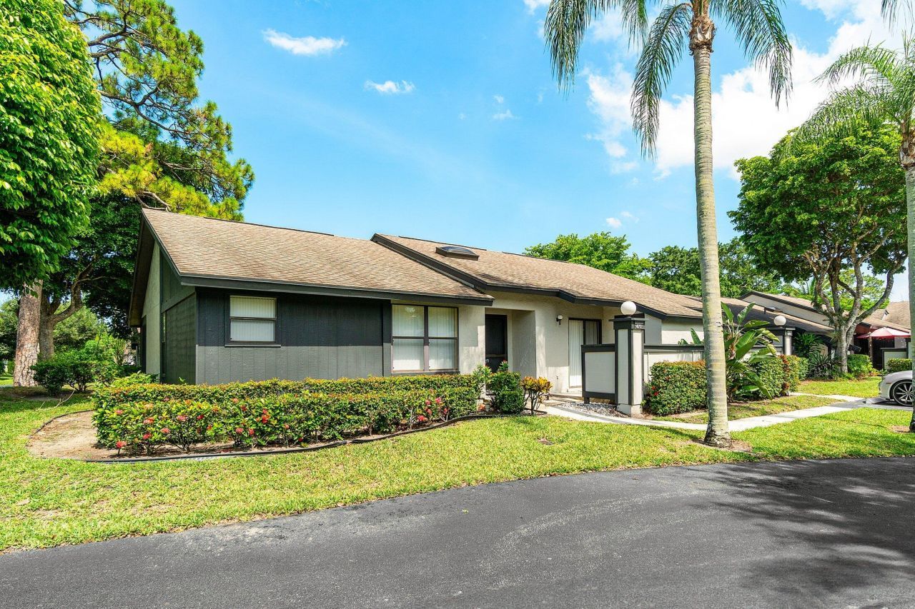 476 Lynbrook Court, Royal Palm Beach, FL 33411 Photo