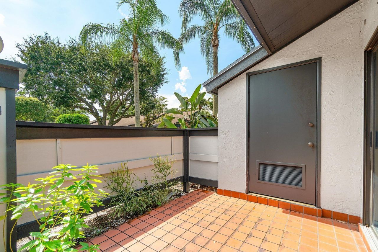 476 Lynbrook Court, Royal Palm Beach, FL 33411 Photo