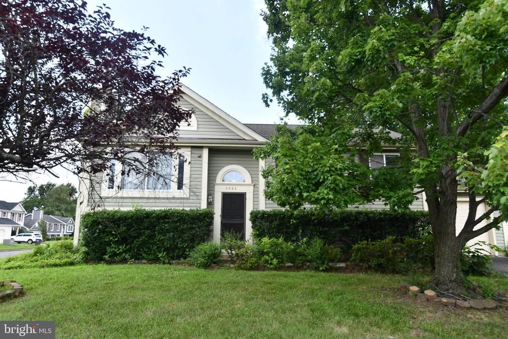 3863 Beech Down Drive, Chantilly, VA 20151 Main Photo