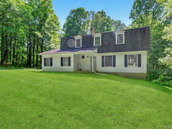 300 Estrada Road, Central Valley, NY 10917