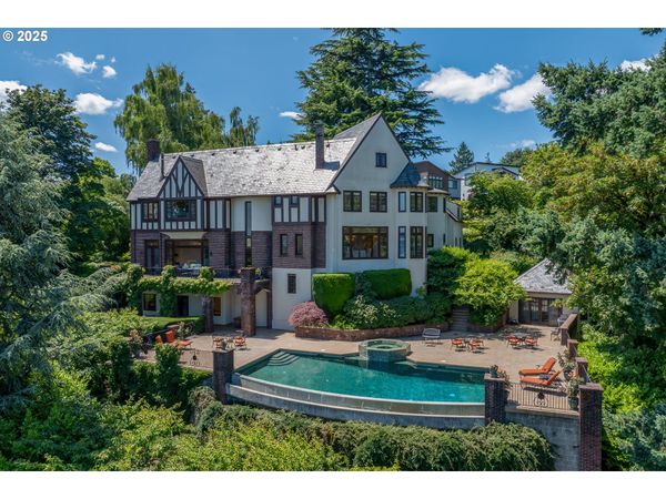 5570 SW MENEFEE DR, Portland, OR 97239