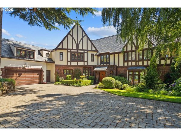 5570 SW MENEFEE DR, Portland, OR 97239