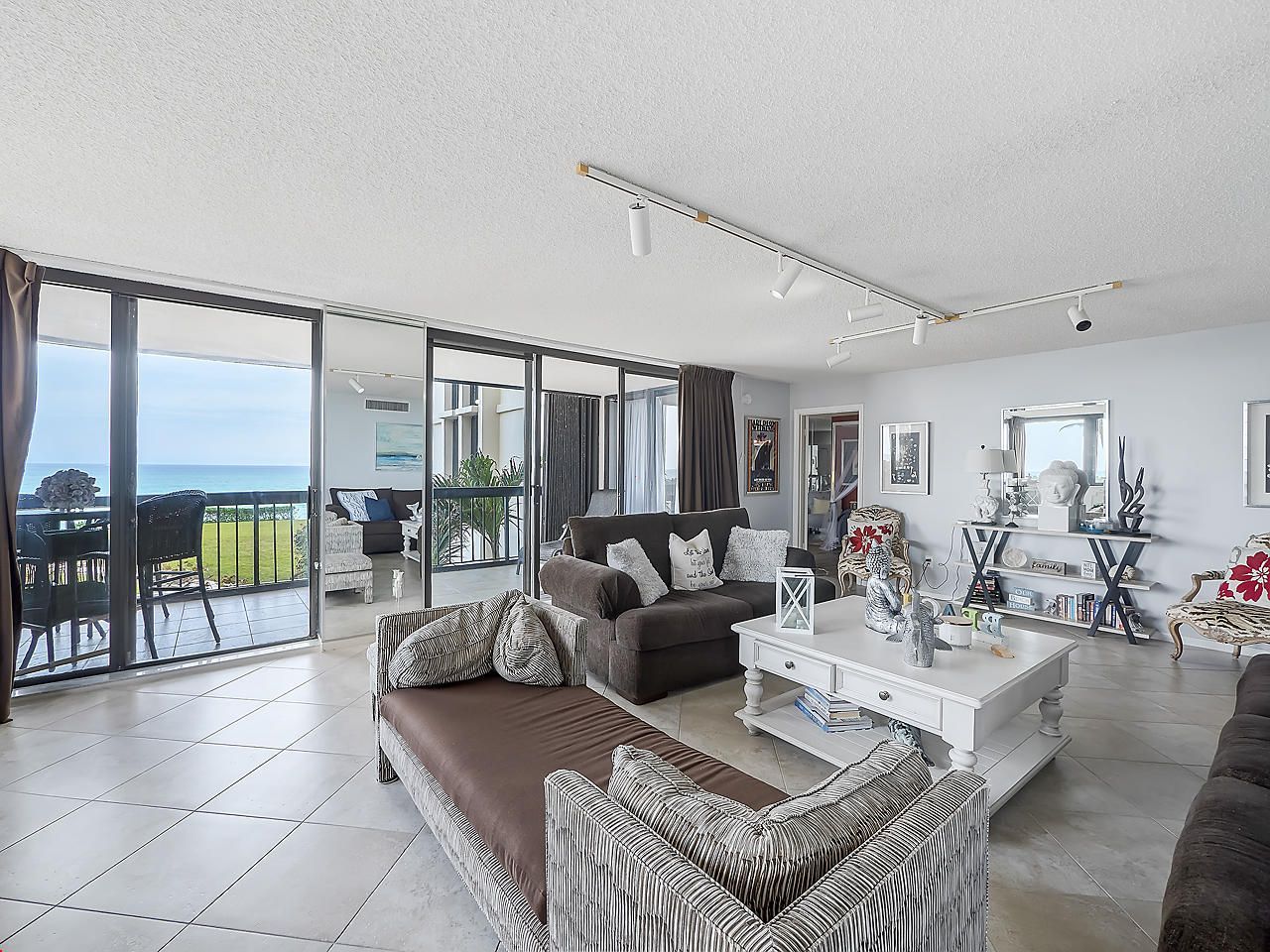 5380 N Ocean Drive, Unit 2e, Singer Island, FL 33404 Photo