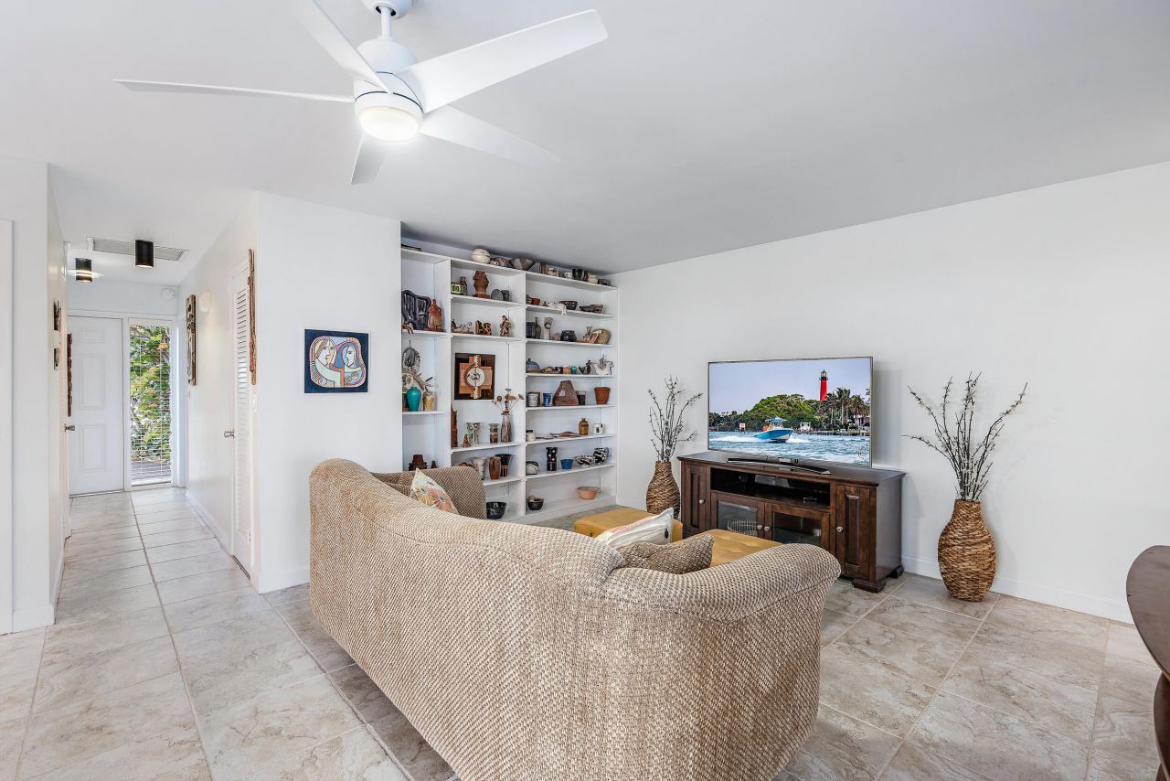 733 Waterway Drive, North Palm Beach, FL 33408 Photo