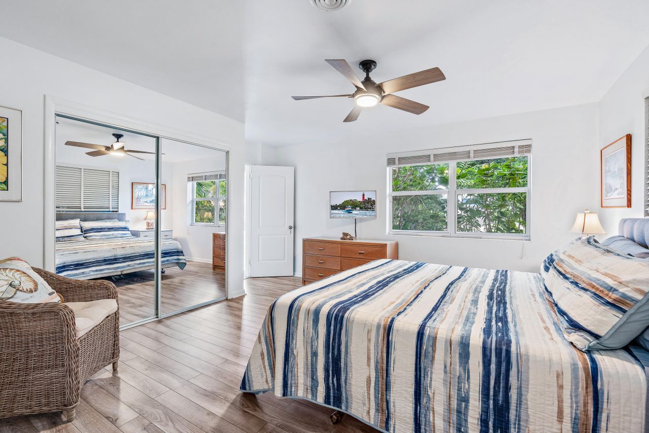 733 Waterway Drive, North Palm Beach, FL 33408 Photo