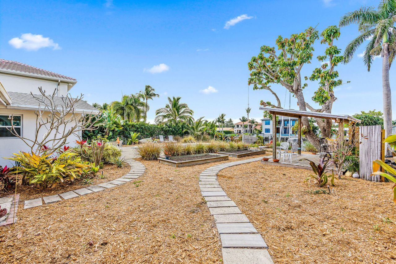 733 Waterway Drive, North Palm Beach, FL 33408 Photo