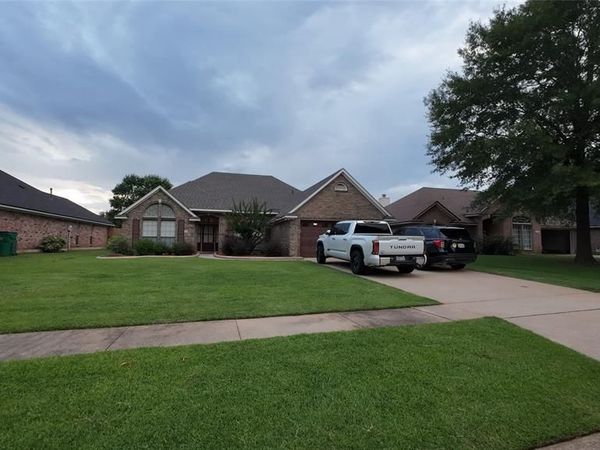 1705 Wales Lane, Bossier City, LA 71111