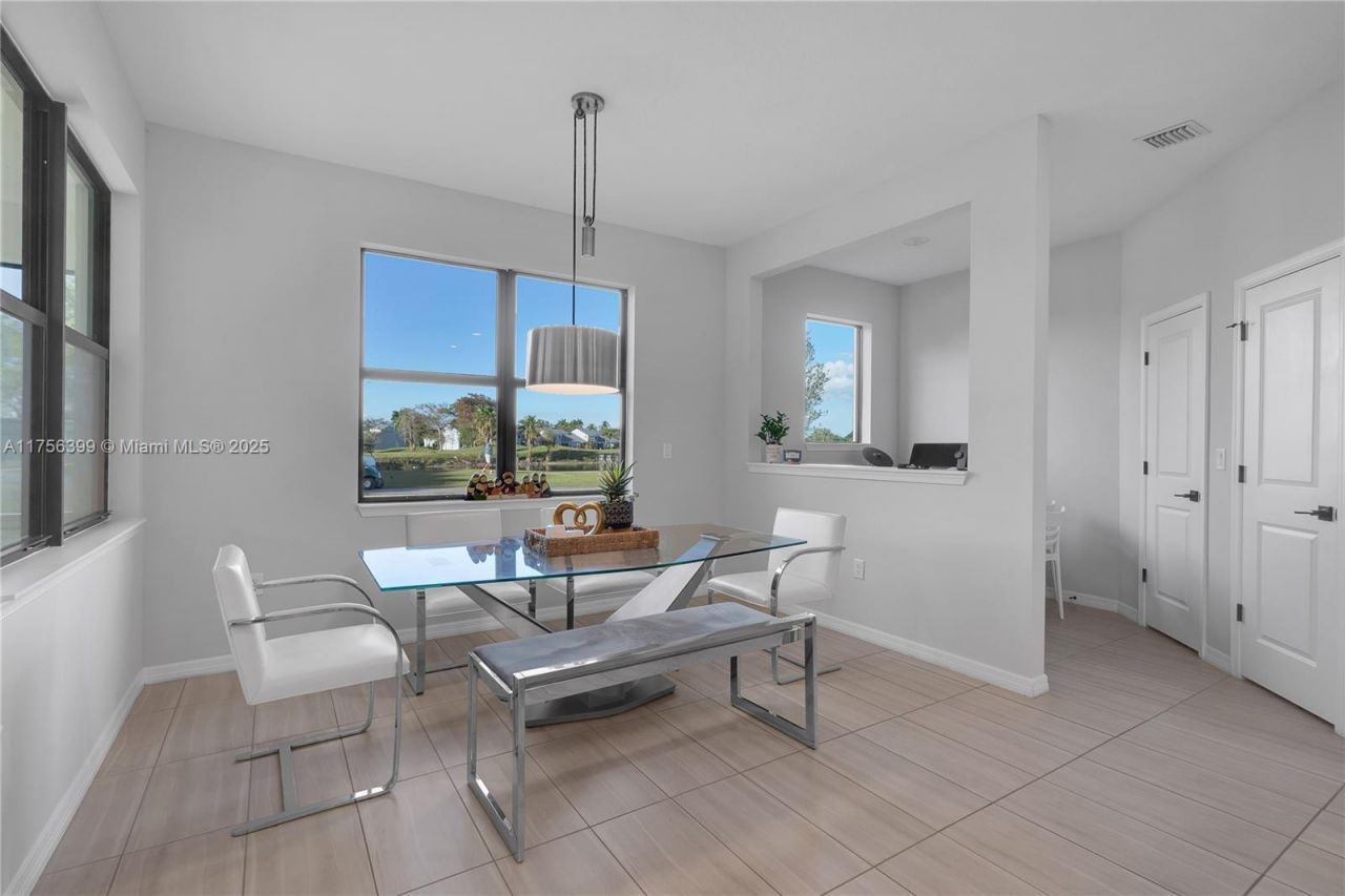 7681 NW 84th Ln, Tamarac, FL 33321 Photo