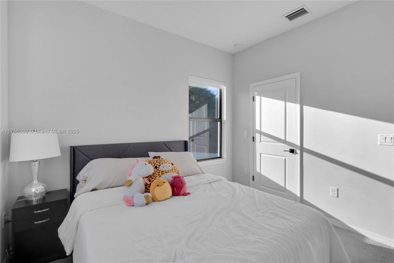 7681 NW 84th Ln, Tamarac, FL 33321 Photo