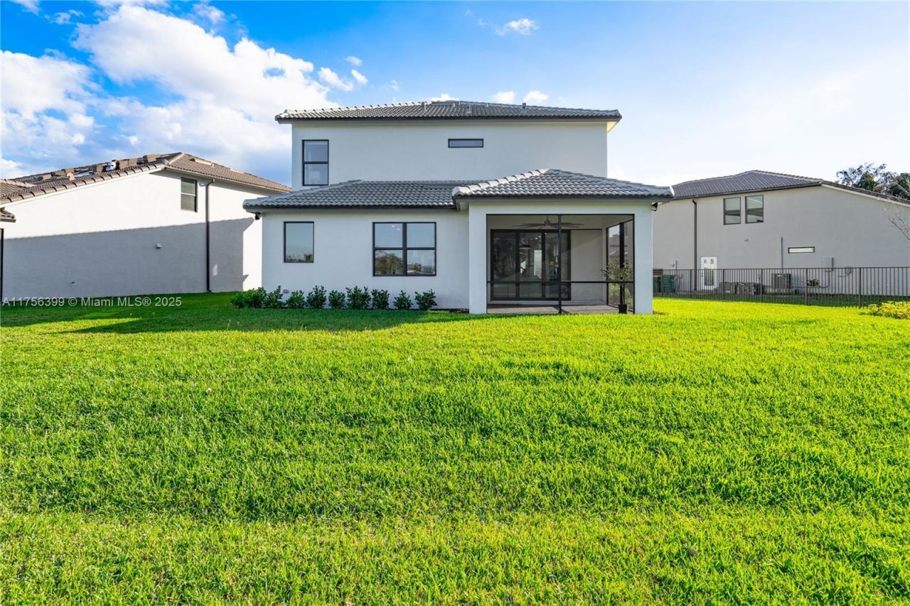 7681 NW 84th Ln, Tamarac, FL 33321 Photo