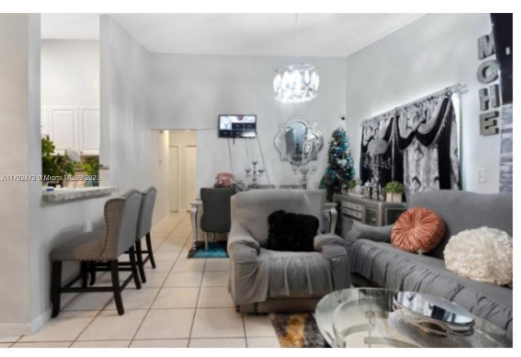 11233 W Model Cir W, Boca Raton, FL 33428 Photo