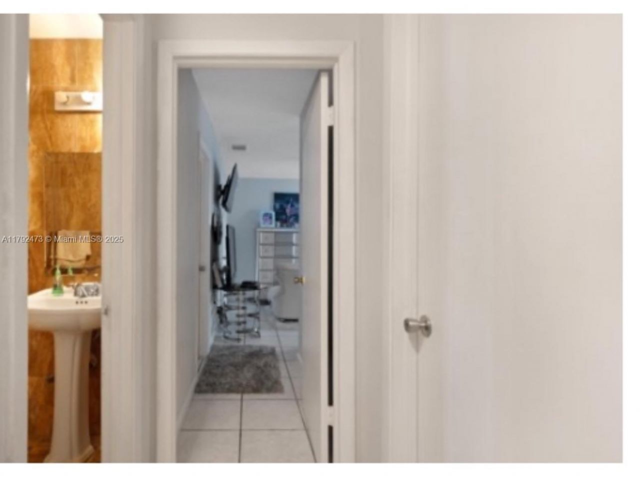 11233 W Model Cir W, Boca Raton, FL 33428 Photo