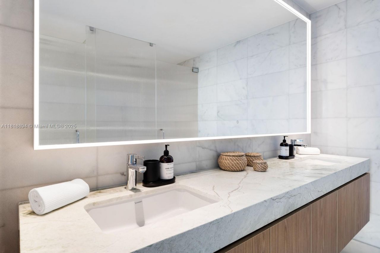 500 Alton Rd, Unit 4004, Miami Beach, FL 33139 Photo