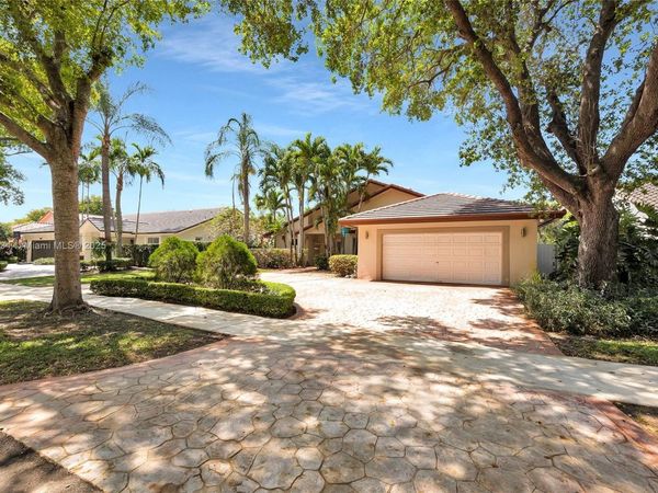 14460 Glencairn Rd, Miami Lakes, FL 33016