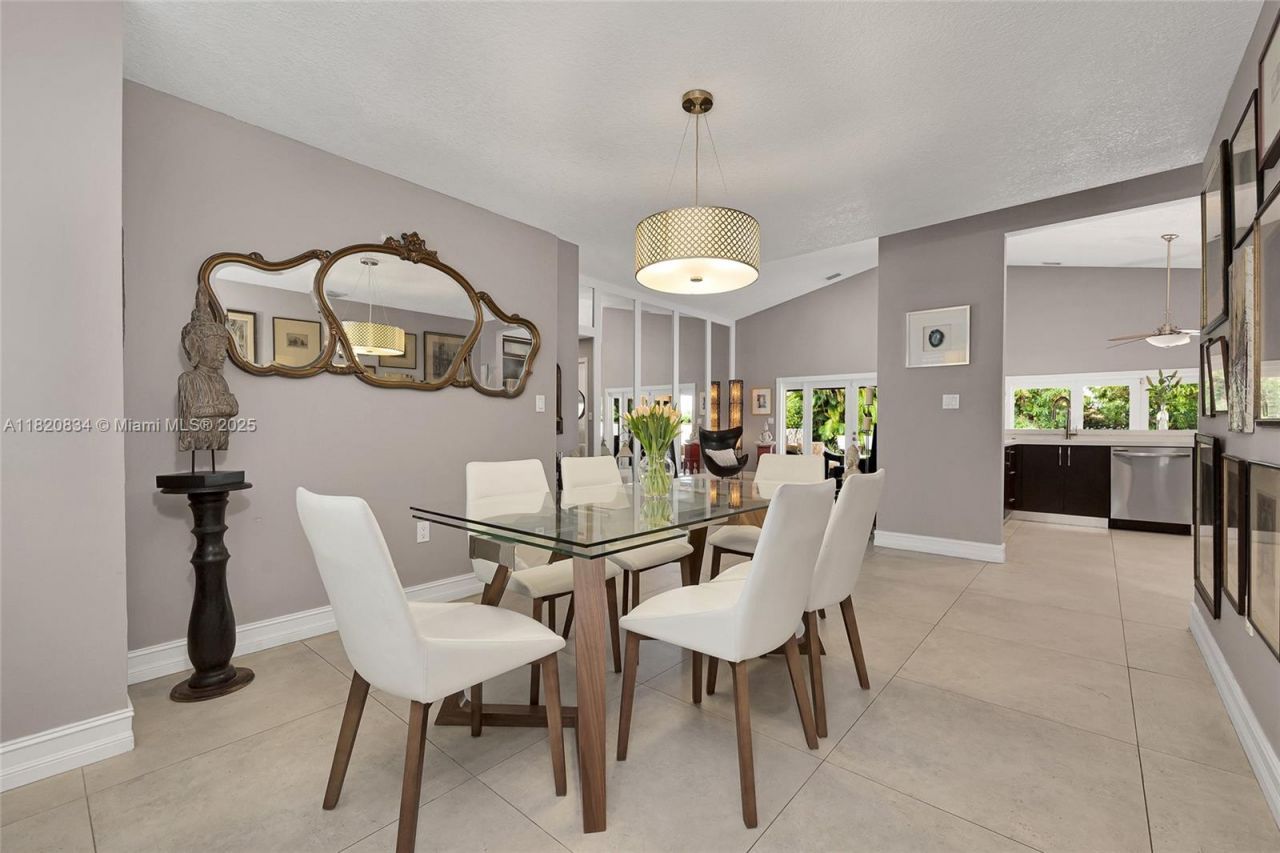 14460 Glencairn Rd, Miami Lakes, FL 33016 Photo