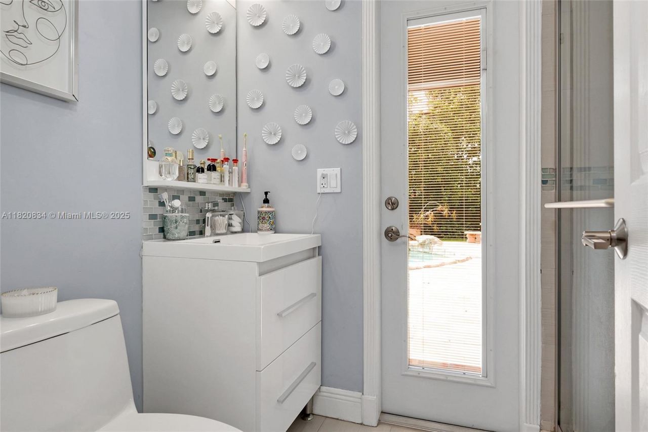 14460 Glencairn Rd, Miami Lakes, FL 33016 Photo